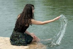 戏水女郎在线观看,激情夏日，青春绽放